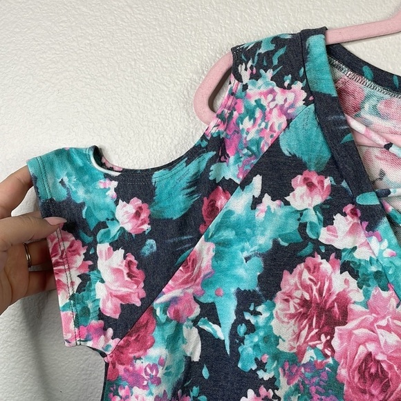 Sew in love floral cold shoulder and crisscross v neck tshirt size 2x - Picture 3 of 5